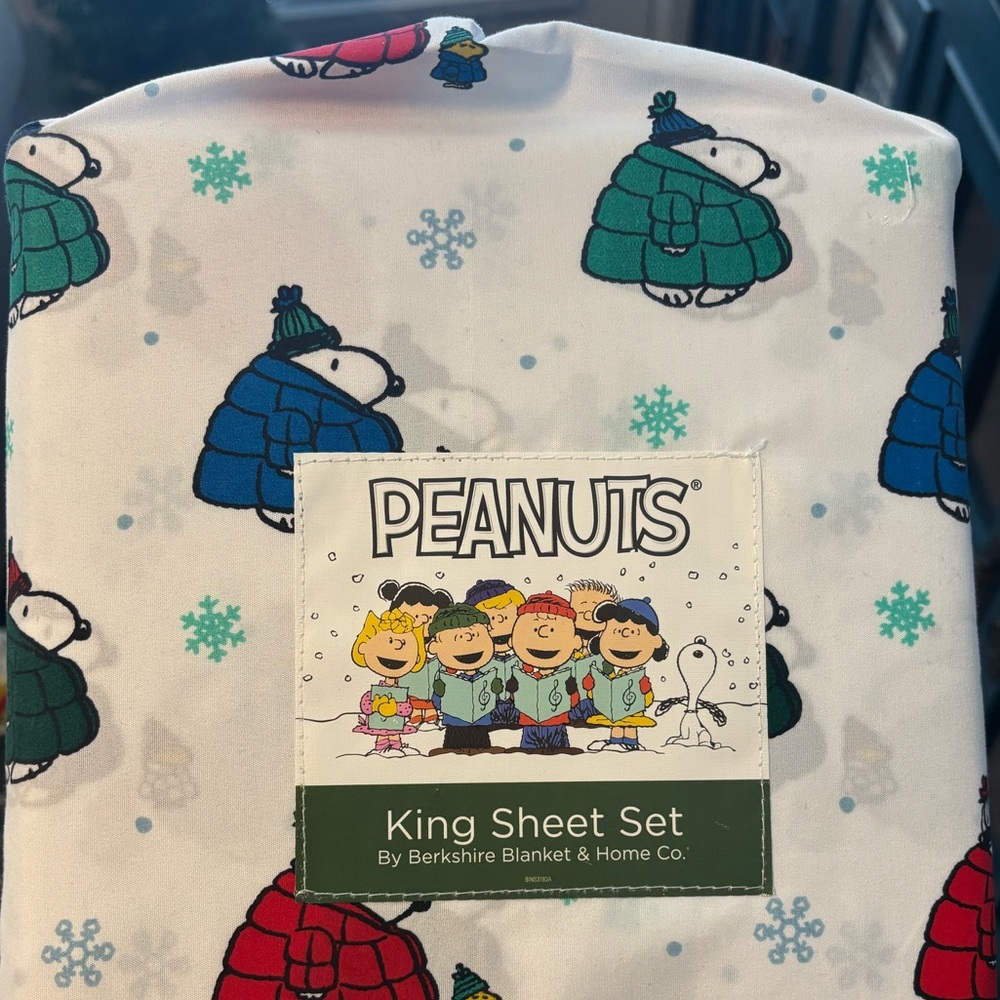 Berkshire Peanuts Snoopy & Woodstock Puffer King Sheet Set